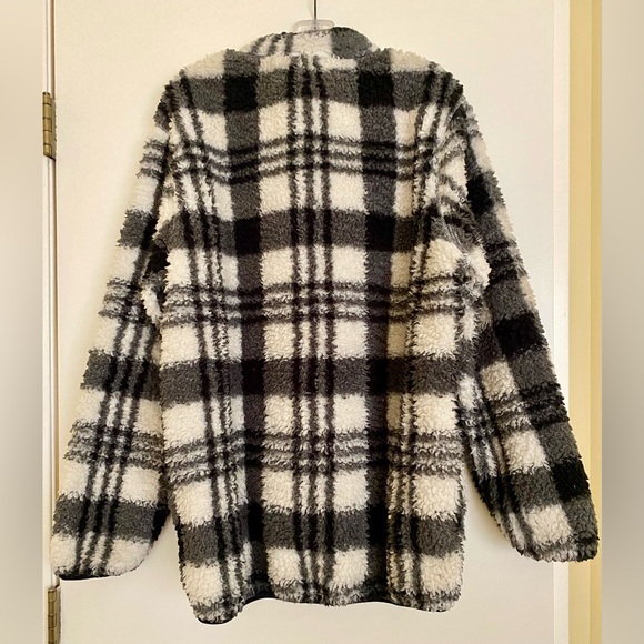 Fleece pullover - Picture 2 of 5